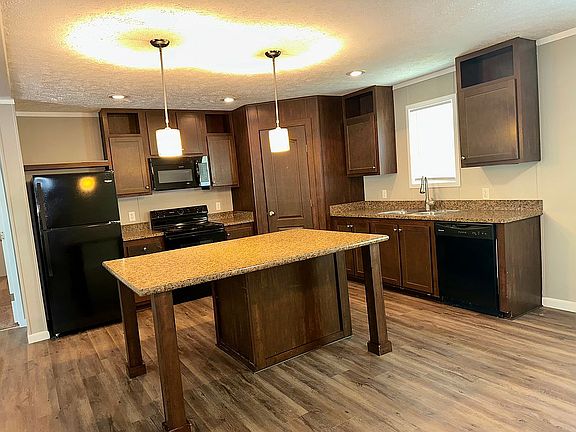 5th image of 3562 W Royal Dr