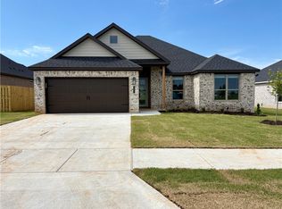 1813 Bugg St, Pea Ridge, AR 72751