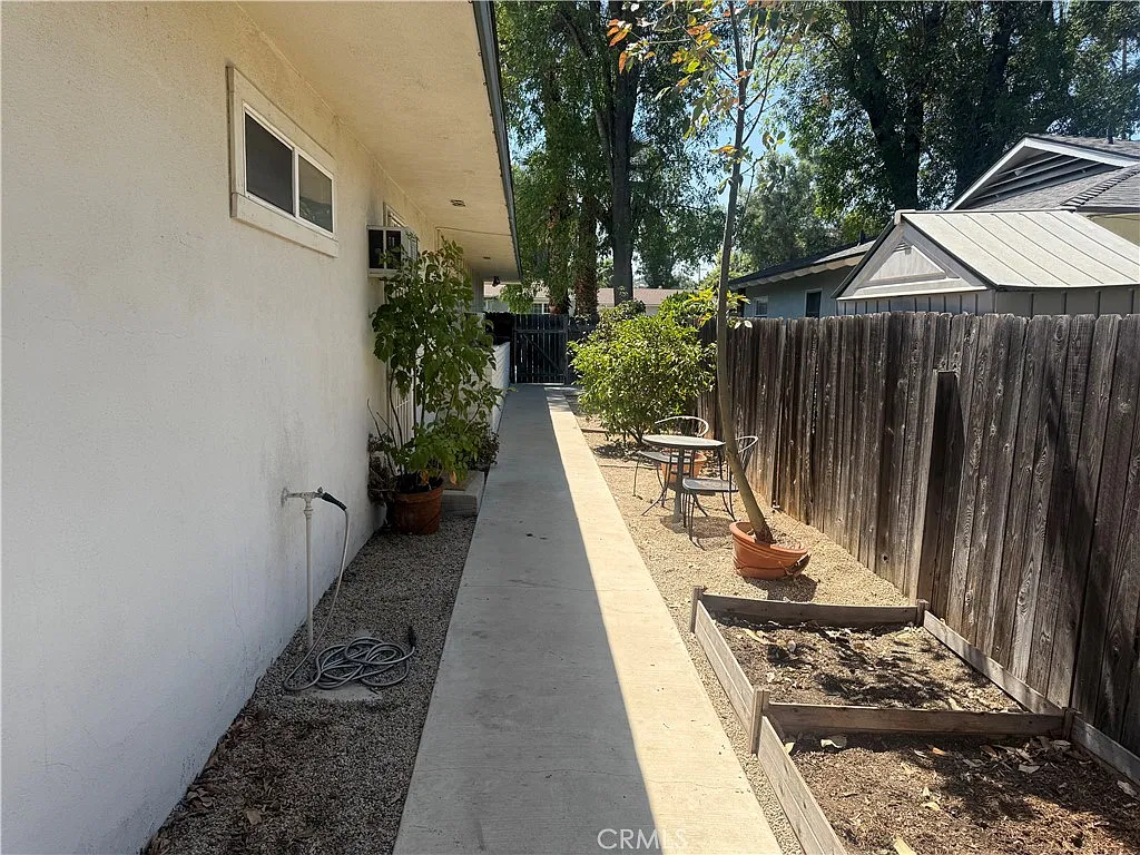 1 bed, 800 sqft, $2,000 — Photo 3