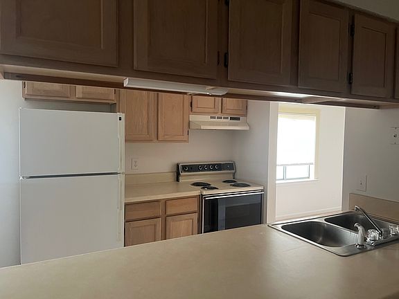2nd image of 307 Westwood Dr #307