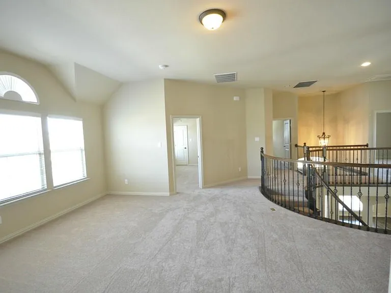600 Falcon Dr — Photo 21