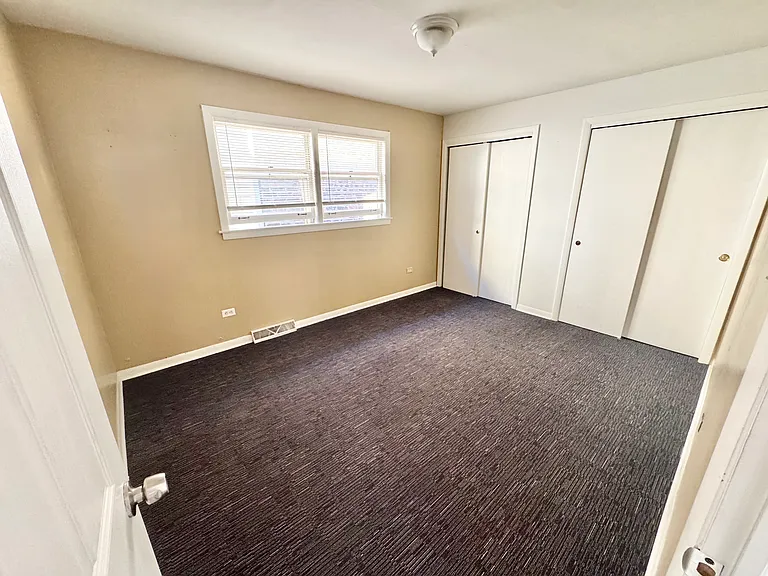 3431 S Western Ave — Photo 6