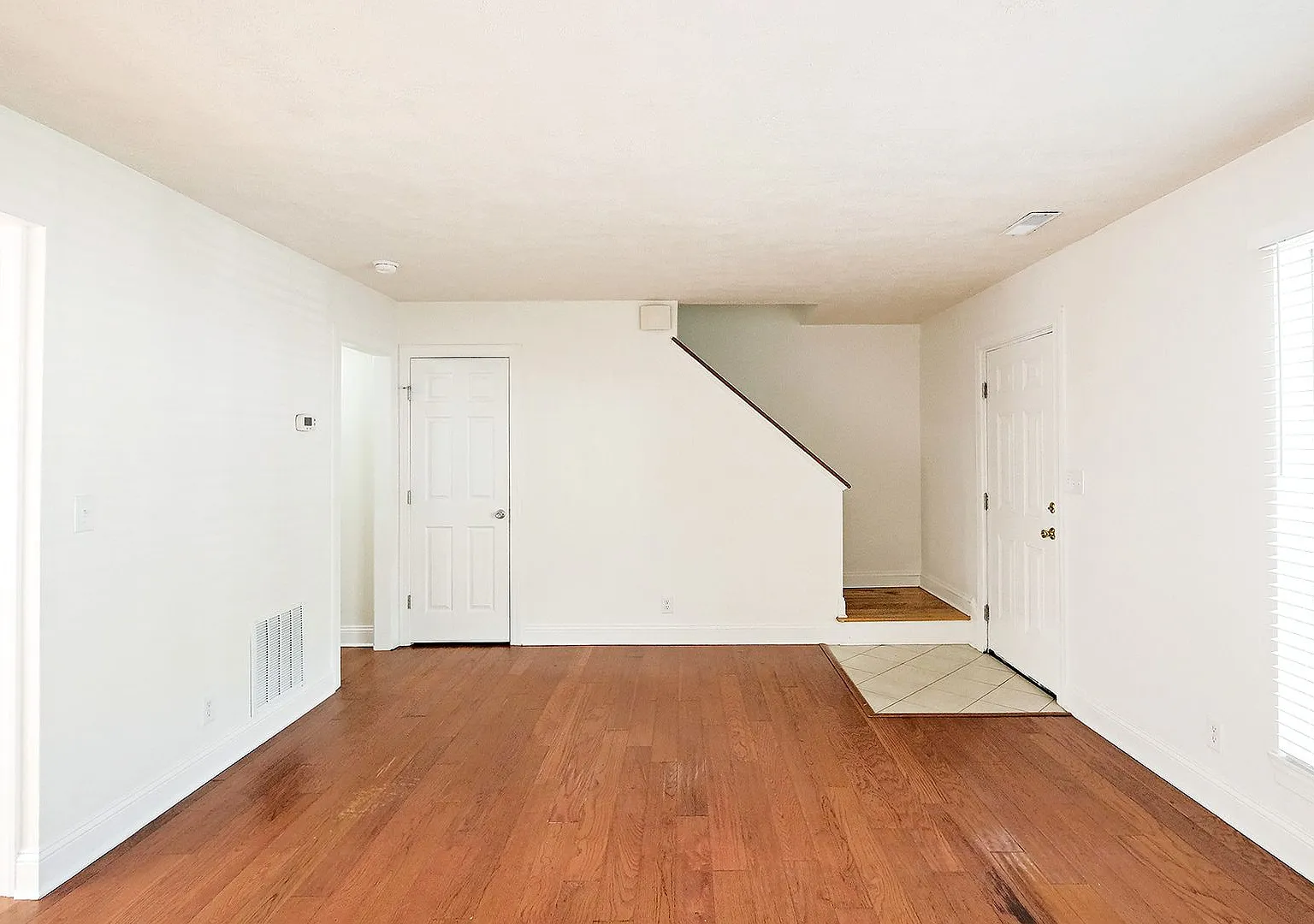 Pet-Friendly 3BR Duplex Near 5th Street Station, Downtown, & UVA — Photo 2