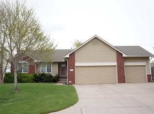 2551 N Shefford Ct, Wichita, KS 67205