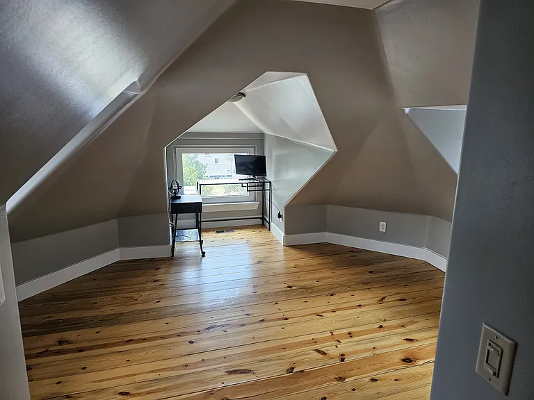 2300 N Vine St — Photo 26