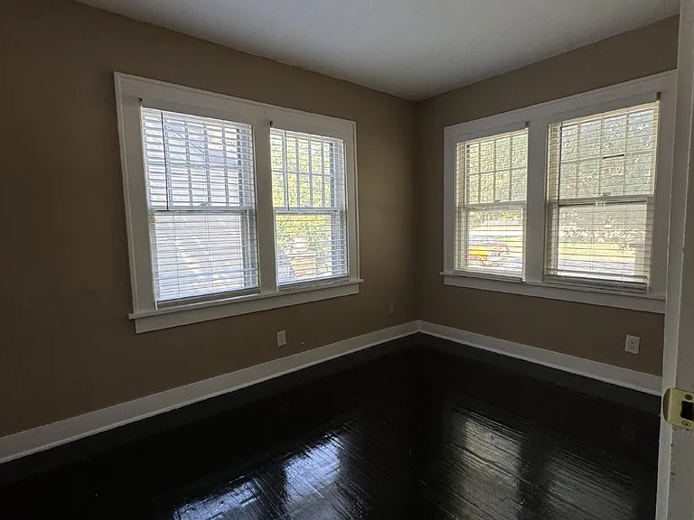 735 S Grove St — Photo 3