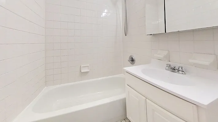 Rented by Bond New York | media 10