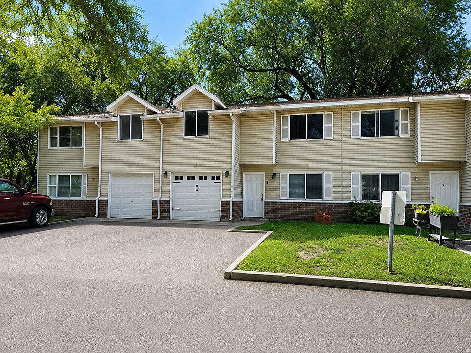 1st image of 558 N Redwood Rd APT 3-3