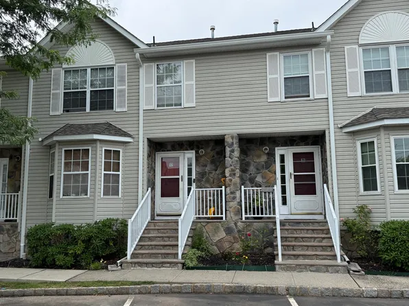 12 Ashley Ct, Somerset, NJ 08873
