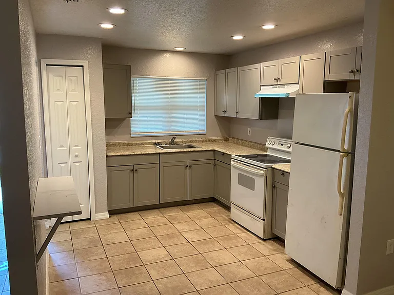 7264 Balboa Dr — Photo 4