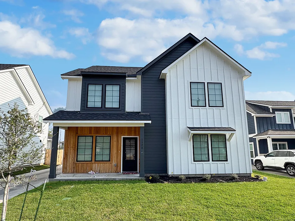 112 Richards St