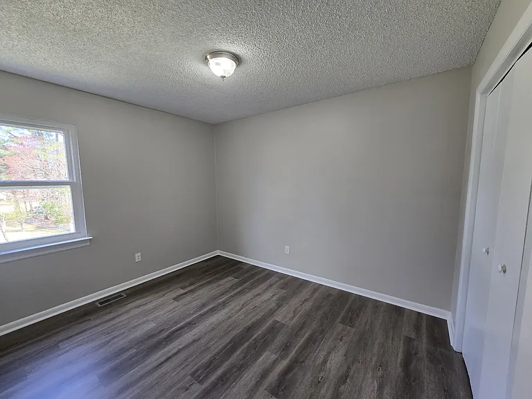 10200 Stroud Ln — Photo 9