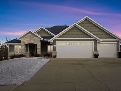 2195 Creek Wood Dr, Dubuque, IA, 52003