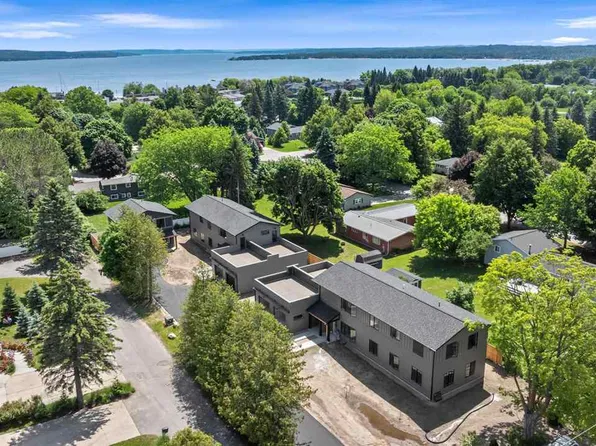 1002 May St #3, Charlevoix, MI 49720