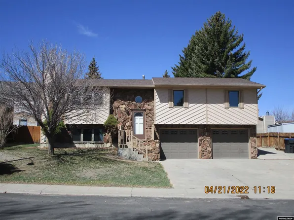 1215 Midwest Dr, Green River, WY 82935