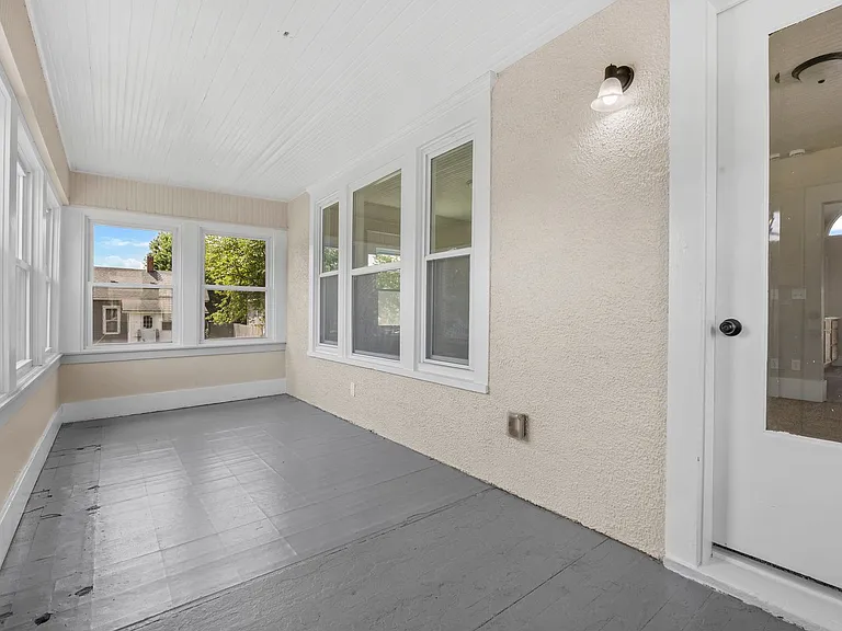 511 W Church St — Photo 12
