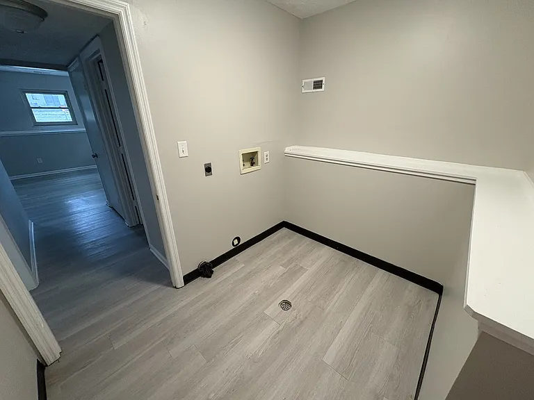 406 Seranade St — Photo 8