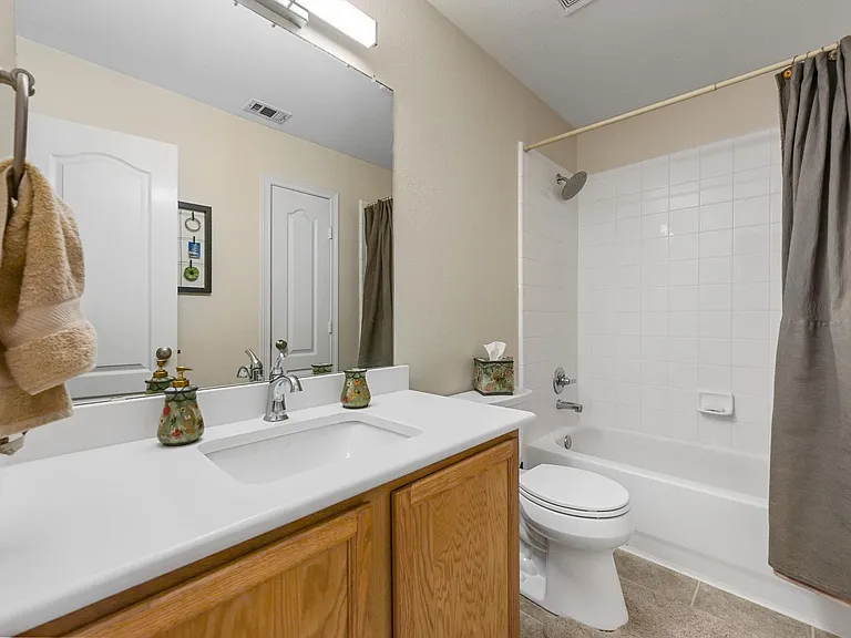 1905 Francis Ct — Photo 16