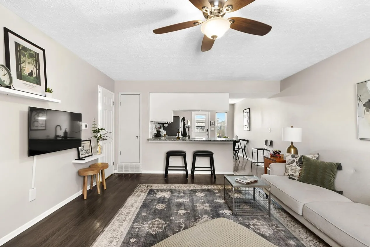 2 bed, 1.5 bath, 1152 sqft, $1,800 — Photo 4