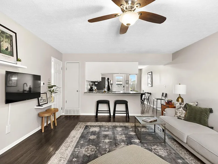 3232 Summerdale Ln #74 — Photo 4