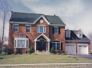 104 Providence Blvd, Kendall Park, NJ 08824