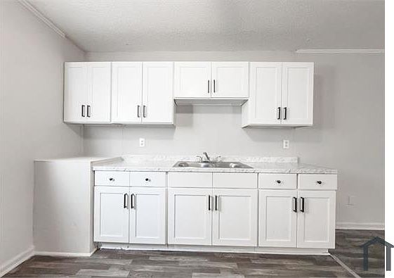 1st image of 1815 Sumner Ave #15