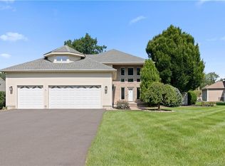 30 Stonehenge Rd, South Windsor, CT 06074