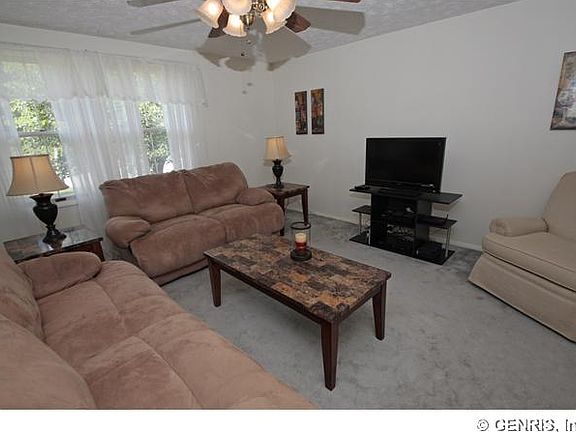 4th image of 32 Downs Meadow Ct