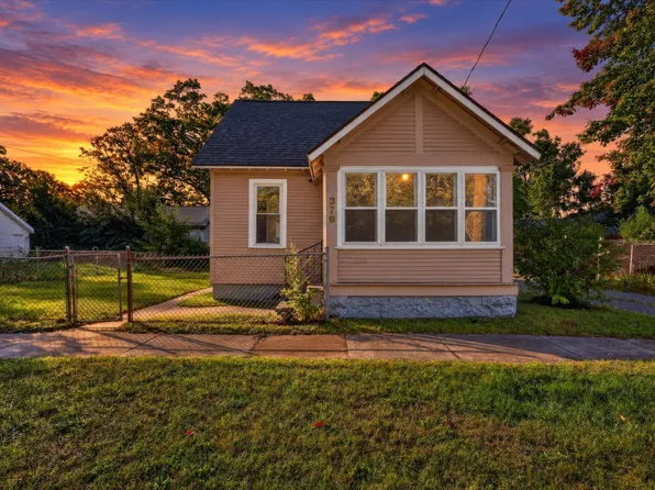 379 E Dale Ave, Muskegon, MI 49442