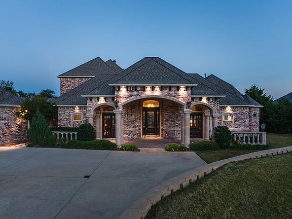 3rd image of 700 Stowe Ln