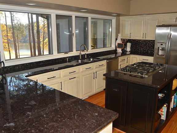 5th image of 5 Yeamans Hall Ct
