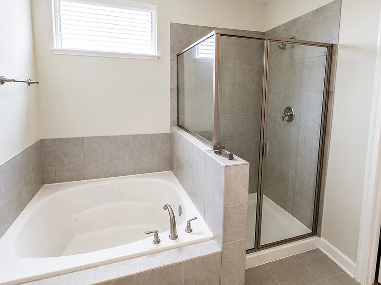 330 Ellis Ln — Photo 7