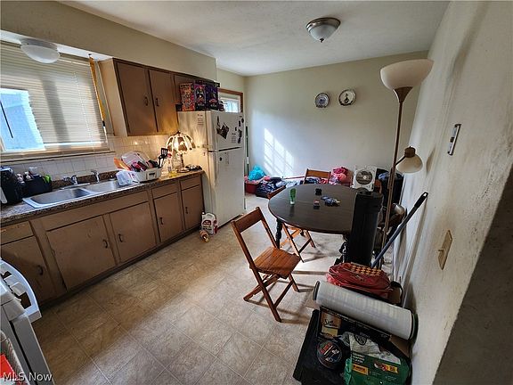 2nd image of 3003 Coventry Blvd NE