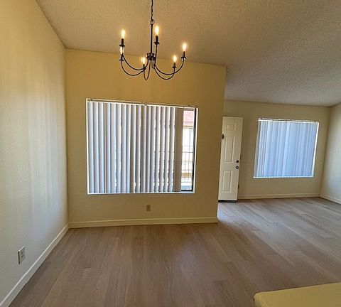 Floors are brand new throughout !