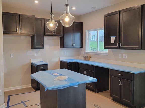 2nd image of 1386 Meadow Run Ln