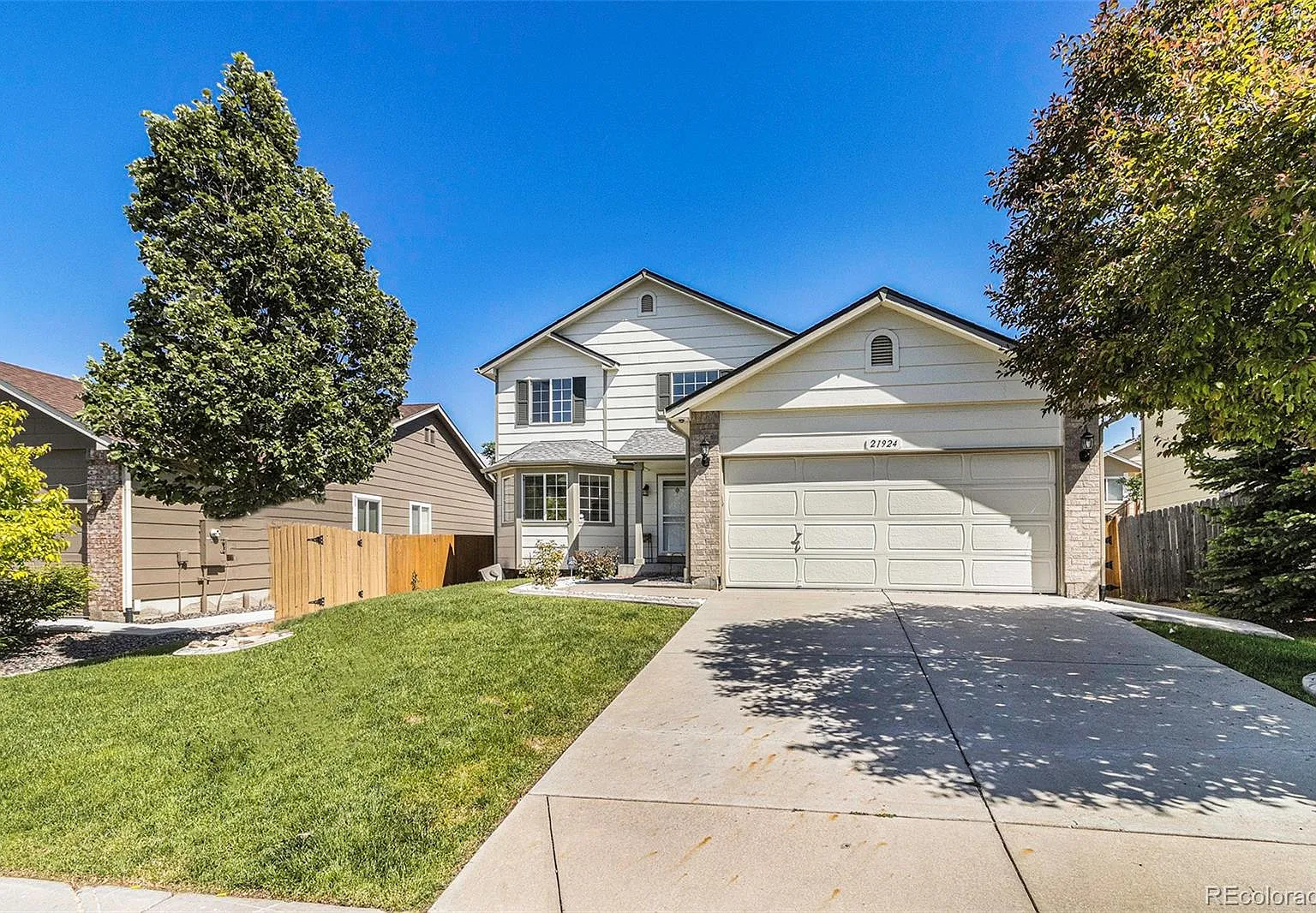 4 bed, 3.5 bath, 2633 sqft, $3,195 — Photo 1