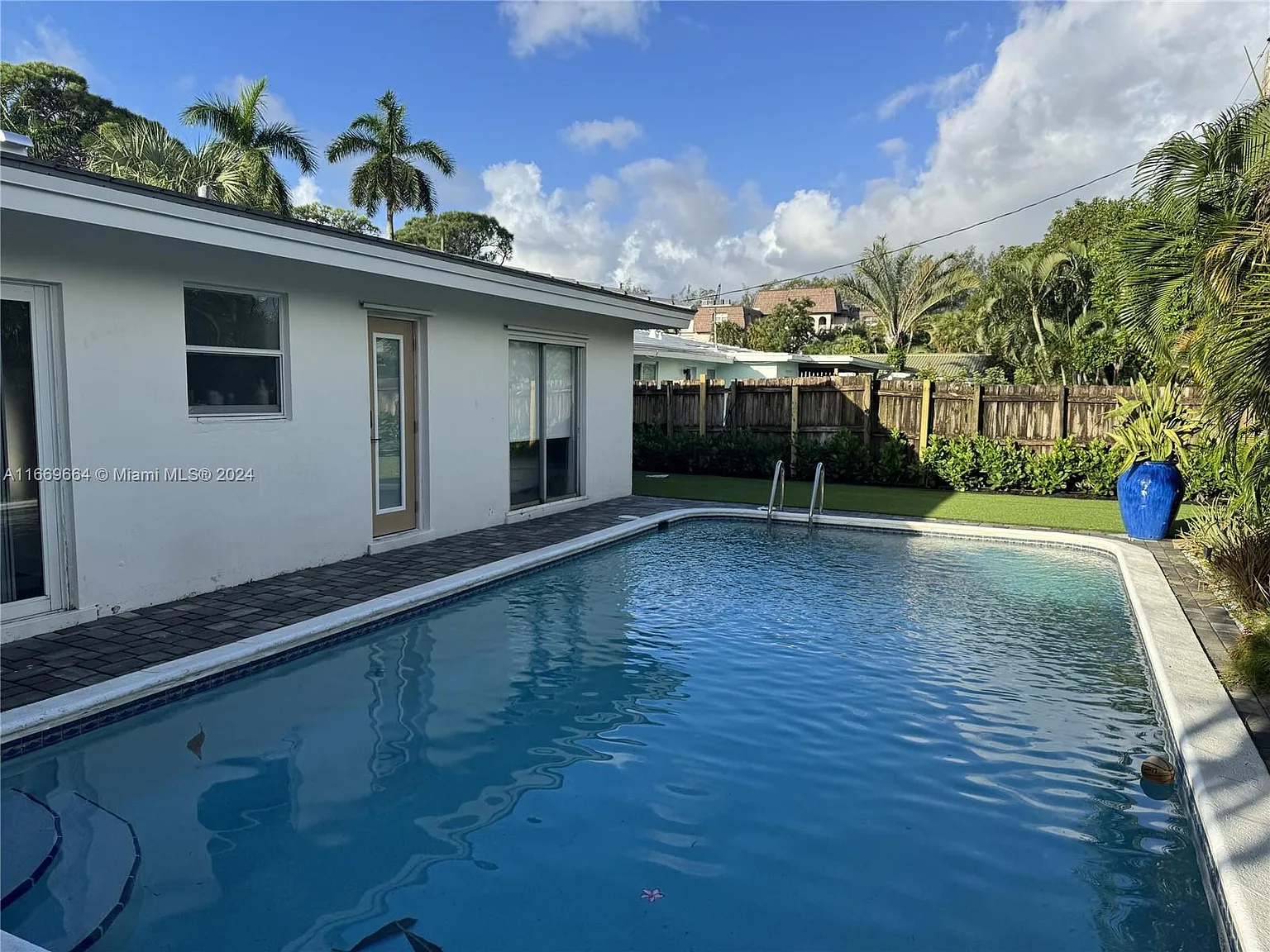 Coral Ridge Isles — Photo 2