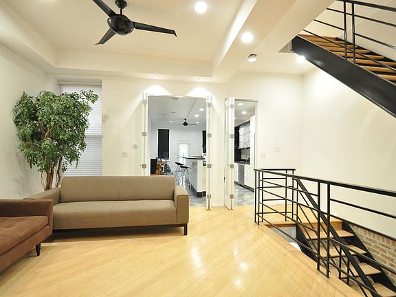 5th image of 4536 S Lake Park Ave