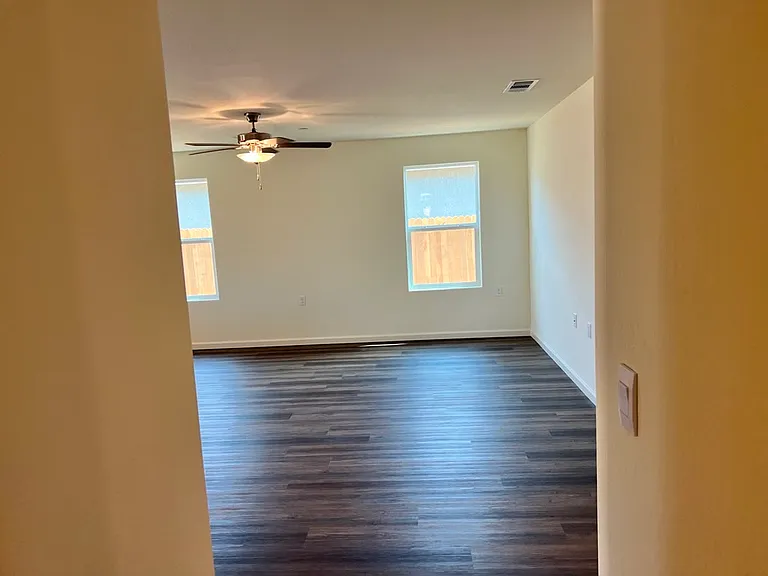 635 Skyler Ln — Photo 8