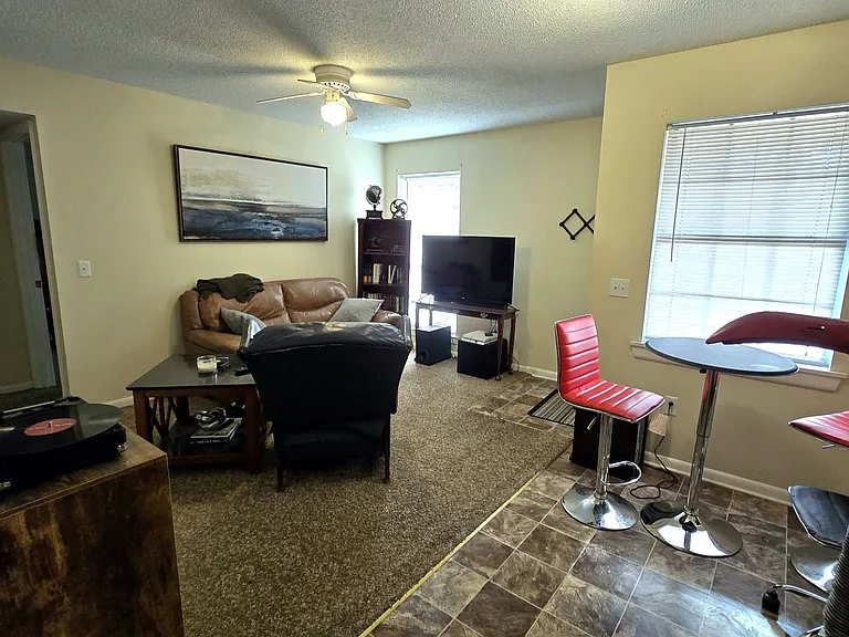 2950 S Lamar Blvd — Photo 1
