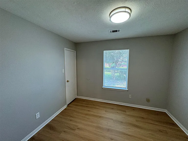 16324 Sun View Ln — Photo 2