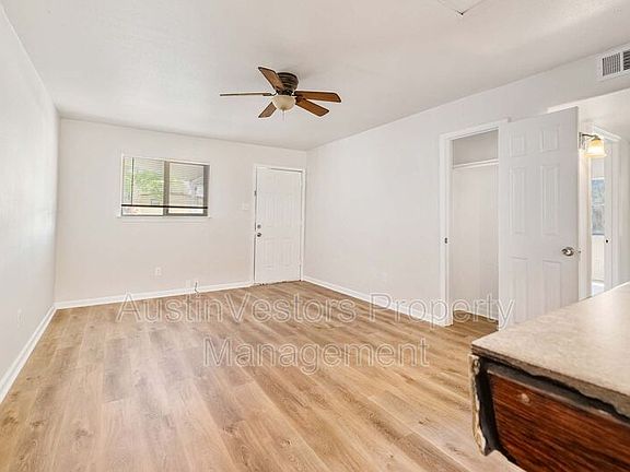 5th image of 3210 Northeast Dr #B