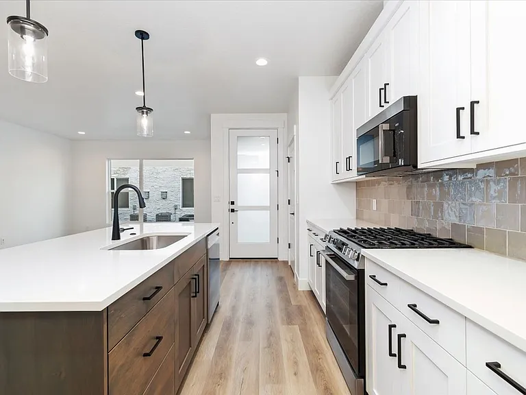 736 S Calhoun Ln — Photo 39