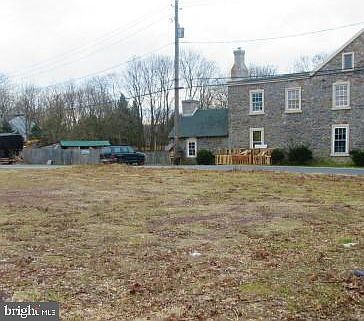 2nd image of 1499 S Old Bethlehem Pike