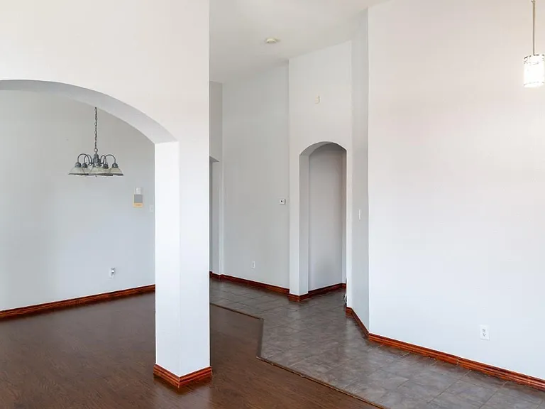 1524 Jessica Ln — Photo 18