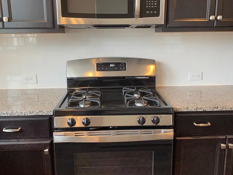 813 Richmont Grove Ln — Photo 9