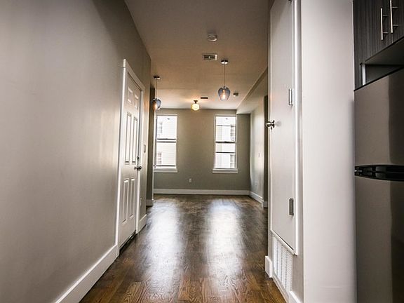 4th image of 378 Manhattan Ave #222