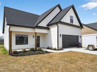 165 Cripps Ln, Smithville, TN 37166