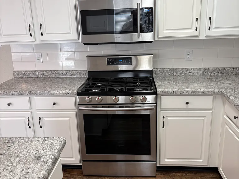 12191 Doncaster Ct — Photo 16