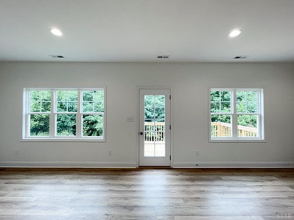 5th image of 1204 Lindenshire Dr